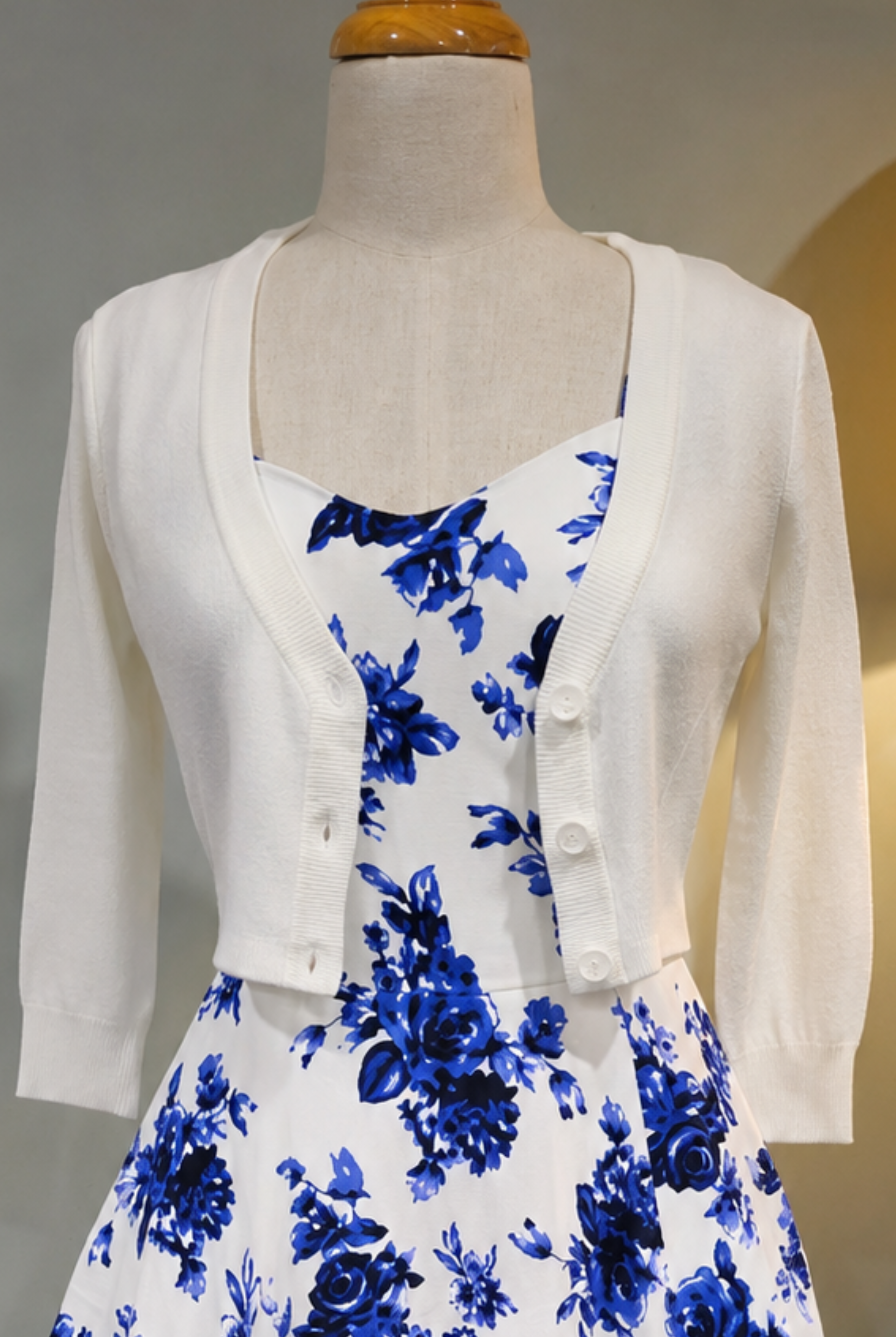 MAK 3/4 Sleeve White Retro Cardigan - Curvique Vintage