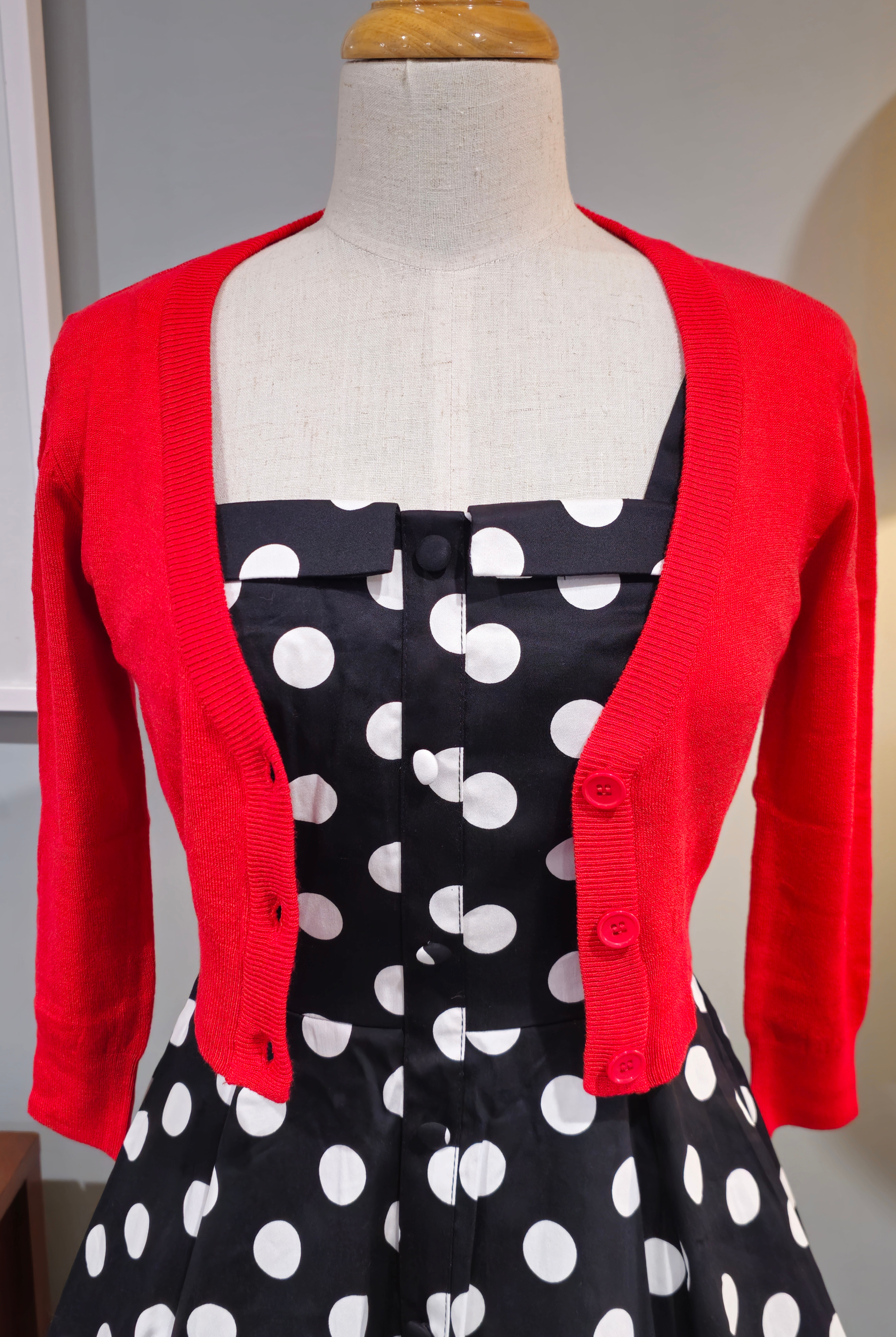 MAK 3/4 Sleeve Tomato Retro Cardigan - Curvique Vintage