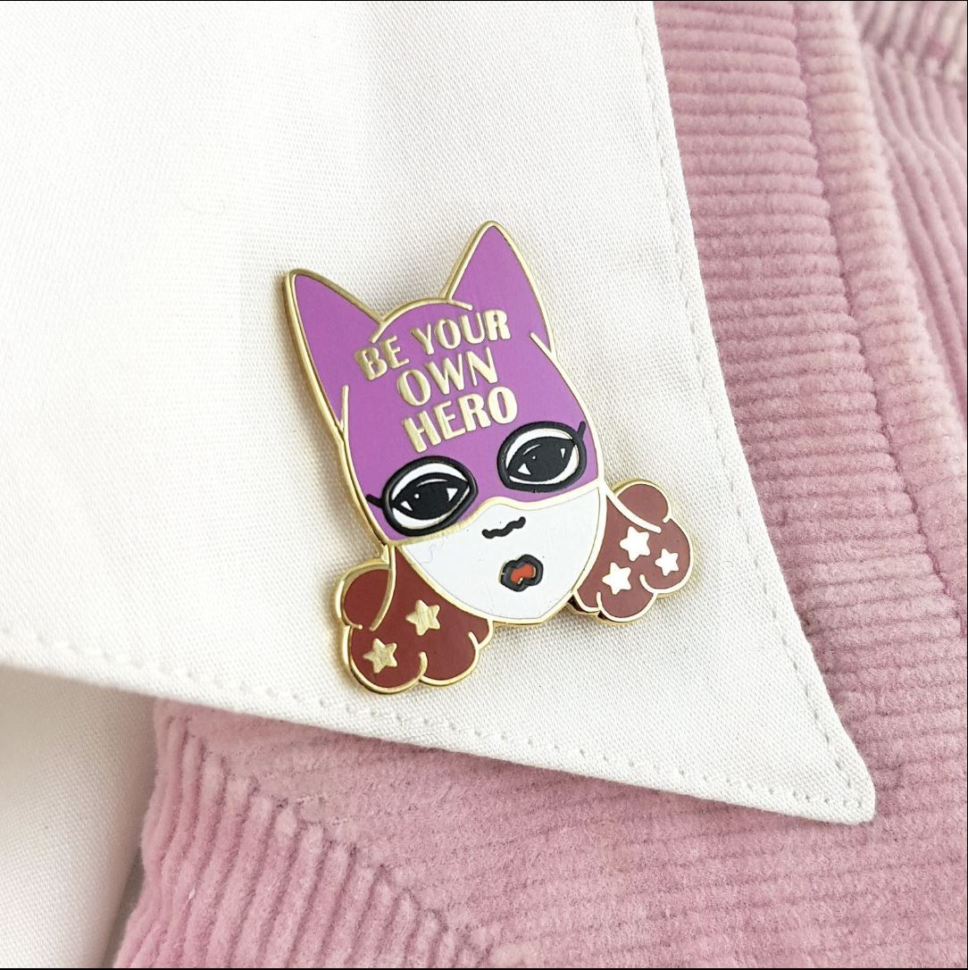 BROOCHES