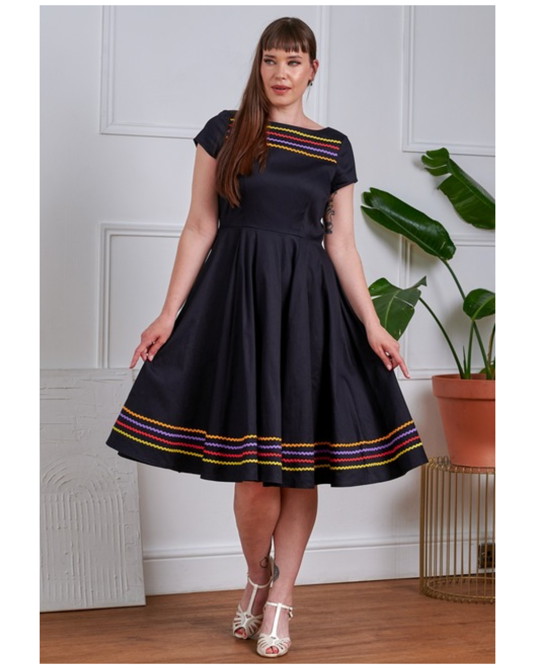 Carmen 50s Vintage Style Black Half Sleeve Pattern Dress - Curvique Vintage