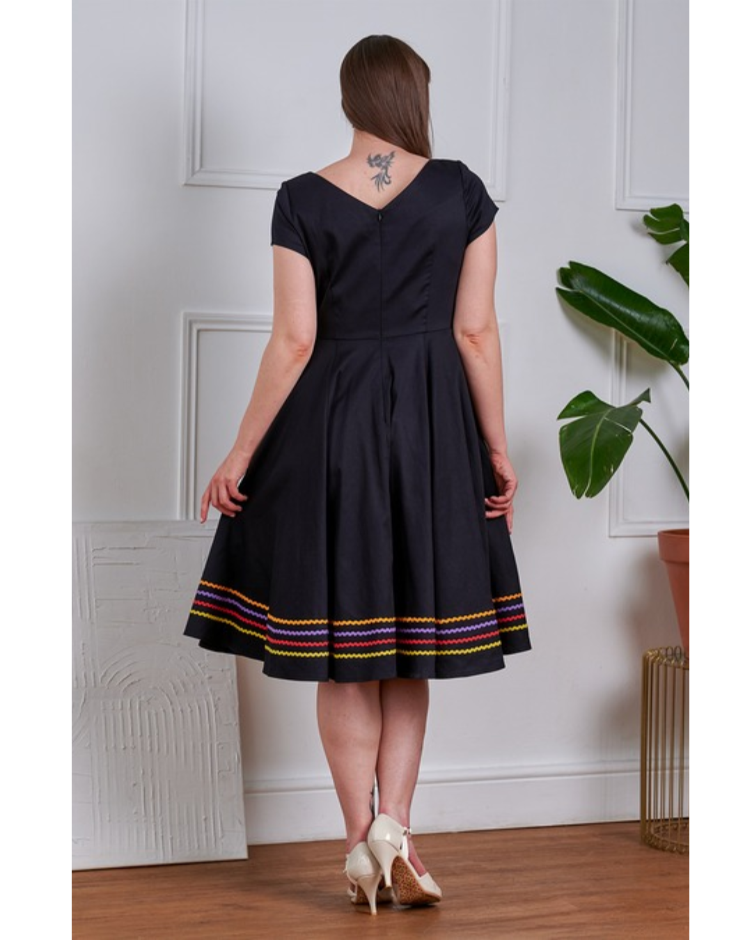 Carmen 50s Vintage Style Black Half Sleeve Pattern Dress - Curvique Vintage