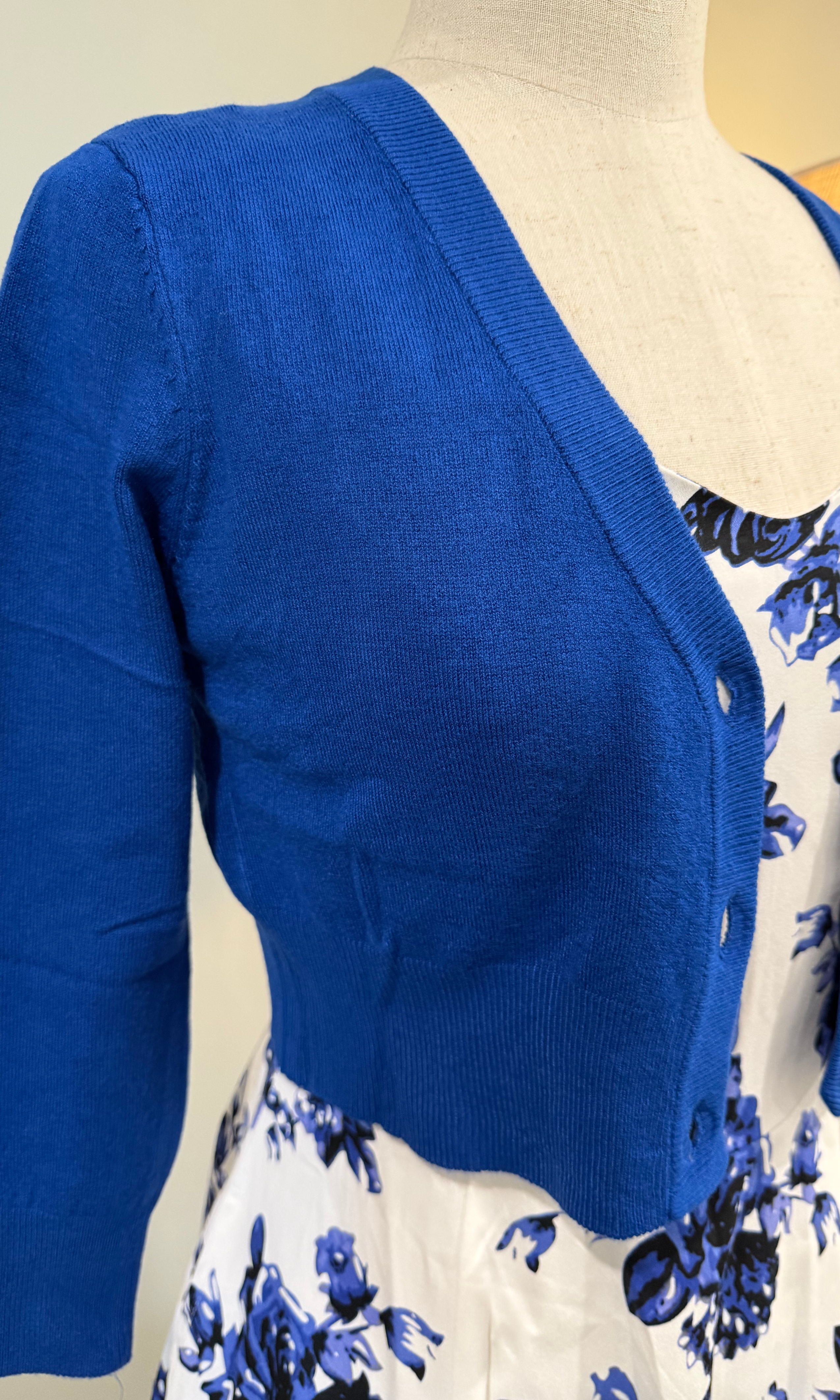 MAK 3/4 Sleeve Royal Blue Retro Cardigan - Curvique Vintage